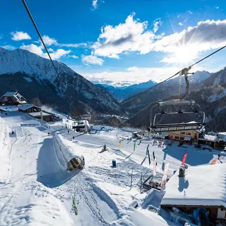 Zoe Savoy Chamonix